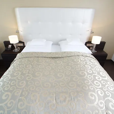 ホテル Winzerstube