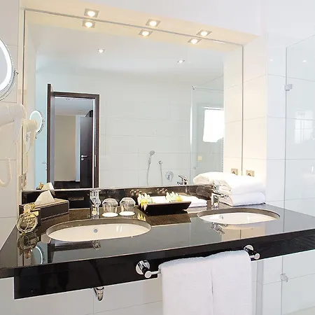 Hotel Winzerstube 4*