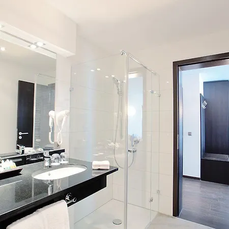 Hotel Winzerstube 4*