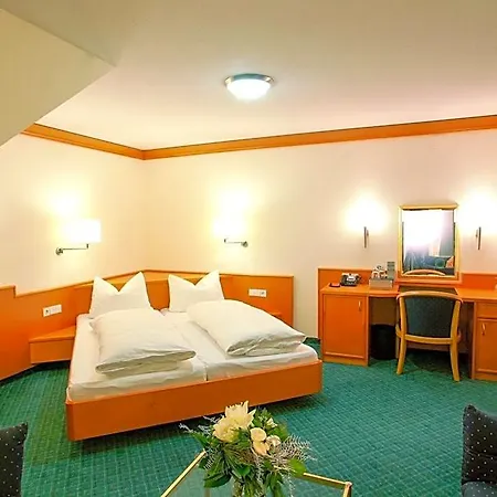 Hotell Winzerstube 4*