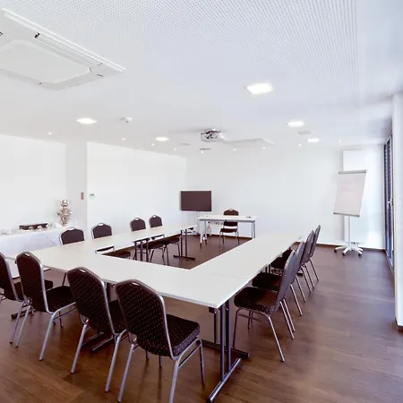 ホテル Winzerstube