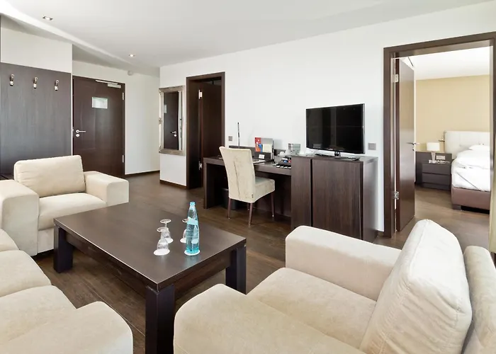 Hotel Winzerstube 4*