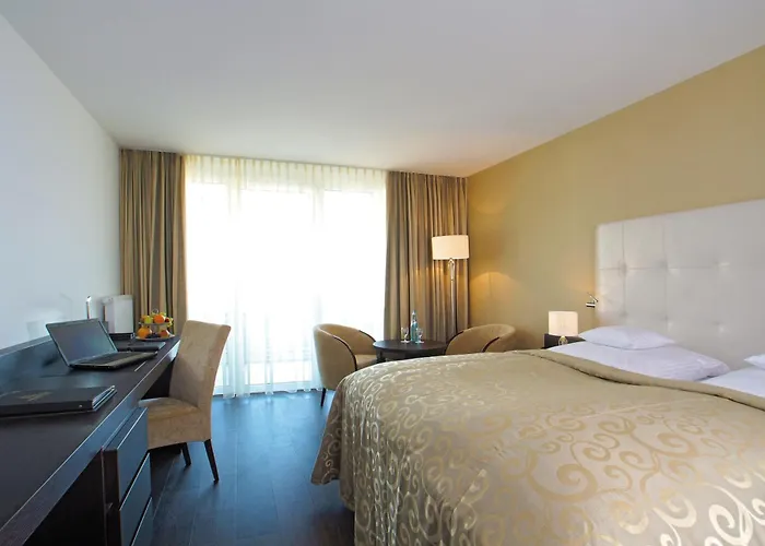 Hotel Winzerstube 4*